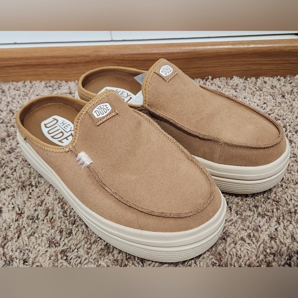 Hey Dude Womens Austin Lift Leather Mule Tan Color Size 8 -EUC